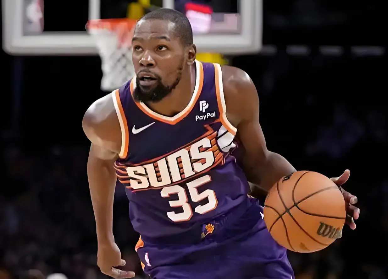 包含赛前速览：夏季联赛首回合费城76人对阵菲尼克斯太阳，三大看点值得期待的词条